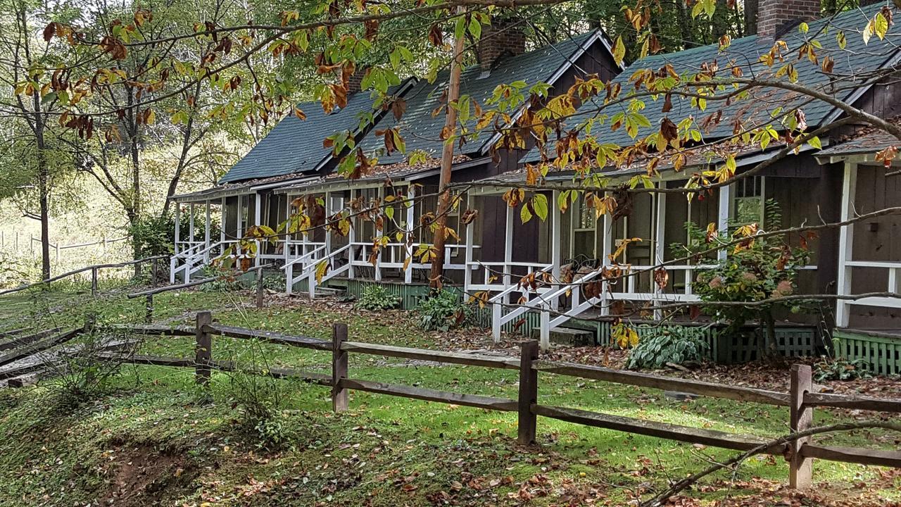 The Cabins At Healing Springs Crumpler Экстерьер фото